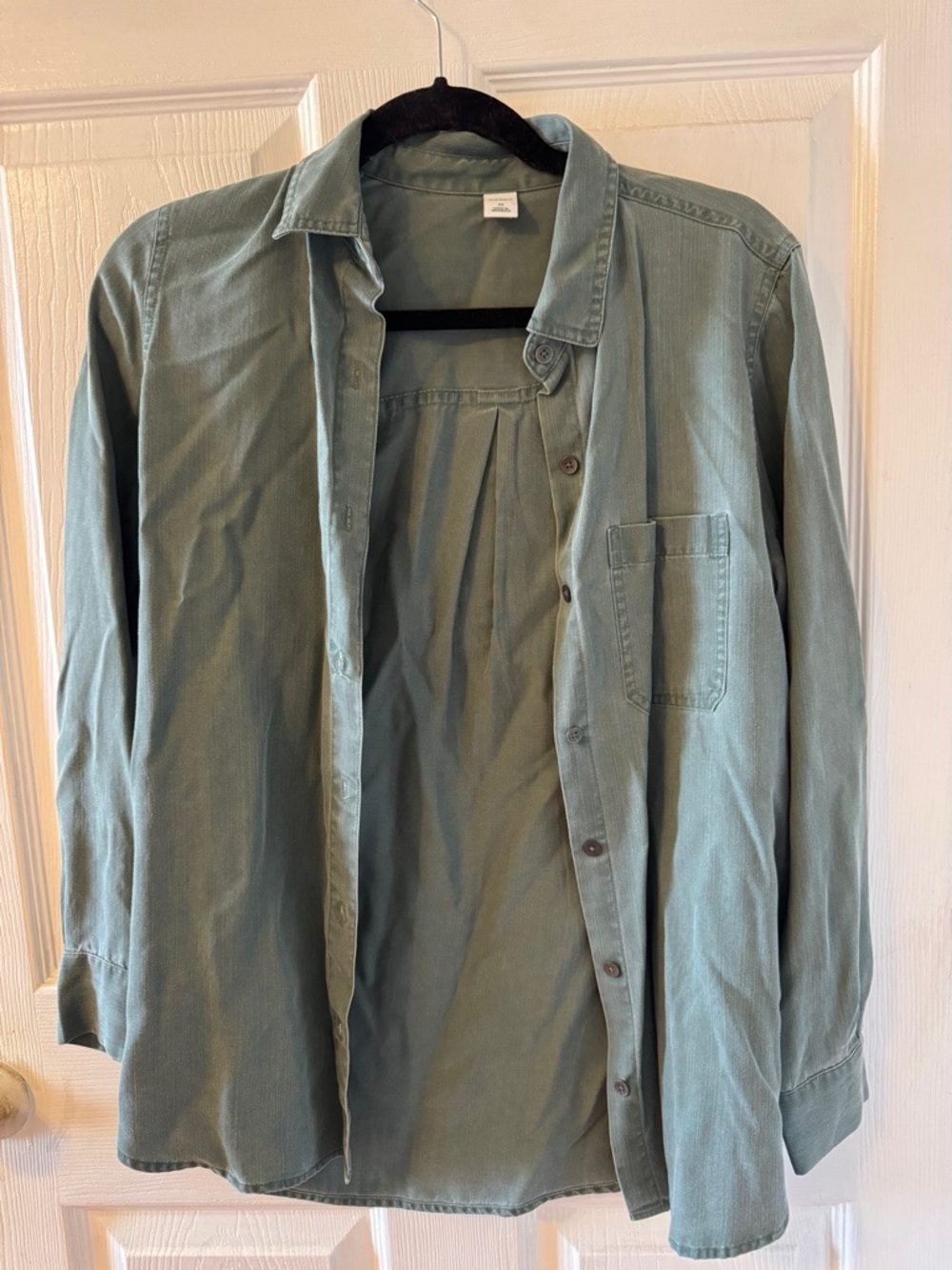 Old Navy Sage Green Women’s Button-Down Shirt